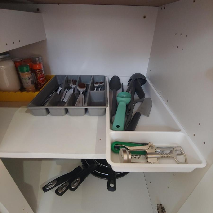 Self Contained, Double Bed Studio, Private Kitchen, Private Bath, Walking Distance To Harry Potter Watford (Hertfordshire)