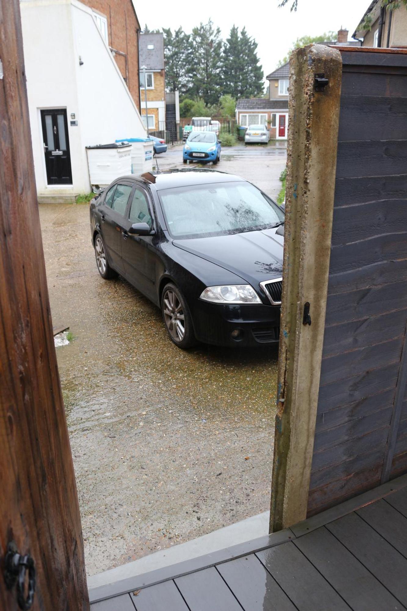 Self Contained, Double Bed Studio, Private Kitchen, Private Bath, Walking Distance To Harry Potter Apartment Watford (Hertfordshire)